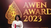 Tổng giám đốc Hanel Bùi Thị Hải Yến nhận giải thưởng AWEN 2023