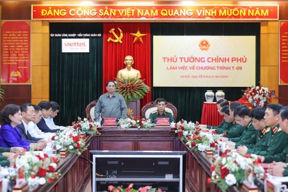 Thủ tướng Phạm Minh Chính làm việc với Tập đoàn Công nghiệp-Viễn thông Quân đội (Viettel) về chương trình T-09