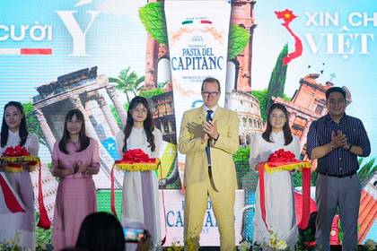 Nhà sáng lập Nguyễn Hải Yến, Giám đốc xuất khẩu toàn cầu của Pasta Del Capitano Maurizio Bignotti và diễn viên Minh Tiệp tại sự kiện 