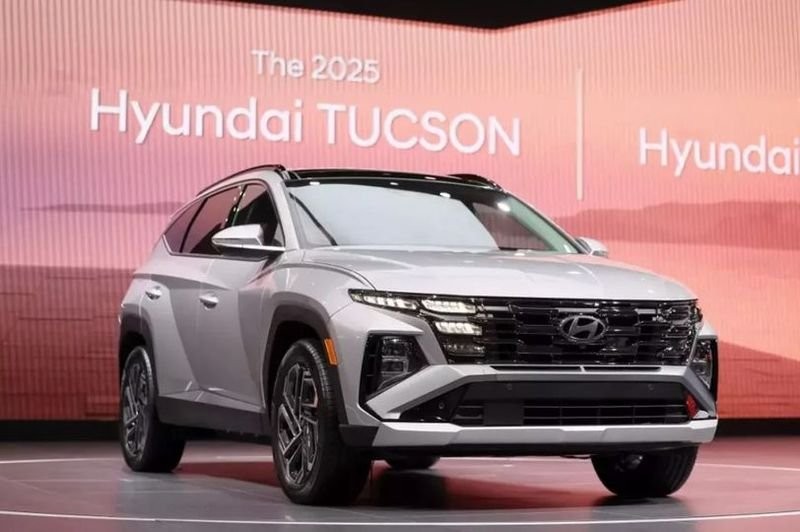 Hyundai Tucson 2024 sở hữu kiểu dáng sang trọng, lịch lãm với nội thất ấn tượng