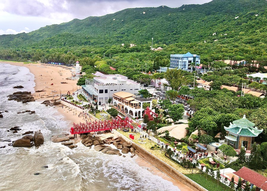 Trân Châu Beach & Resort nhìn từ trên cao