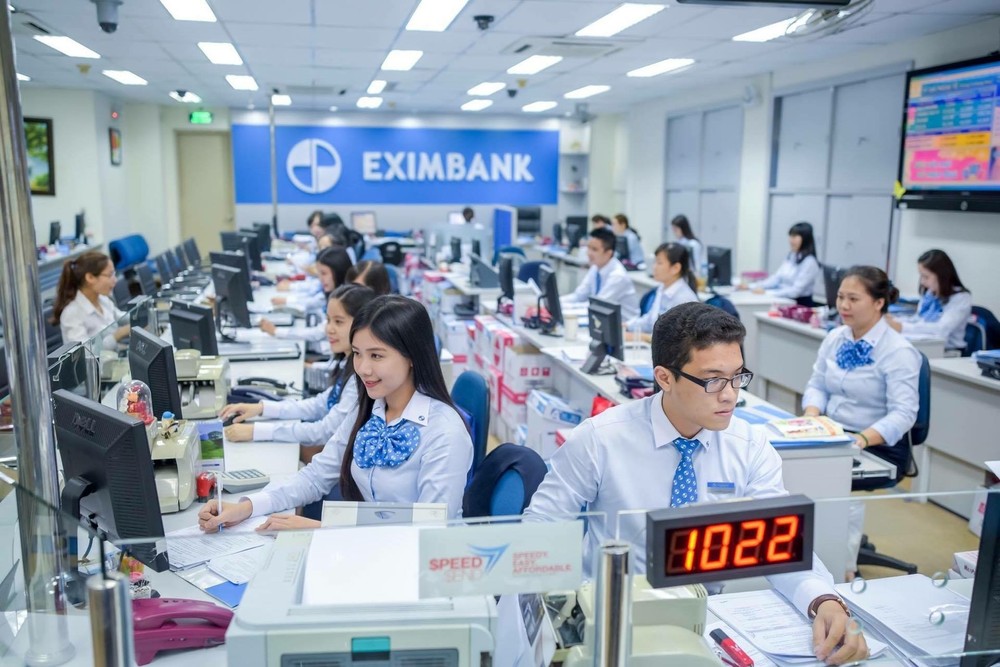 Lãi suất huy động Eximbank giảm nhẹ ở một vài kỳ hạn trong tháng 10/2023