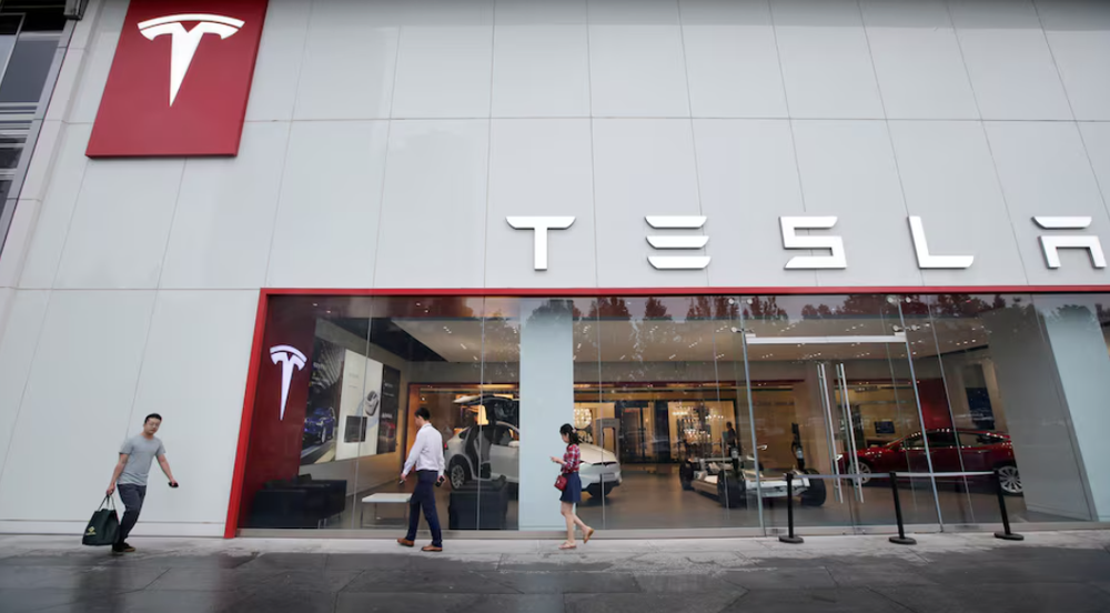 Trung Quốc quyết “chọc tức” Mỹ, cho phép Tesla thử nghiệm xe tự lái hoàn toàn