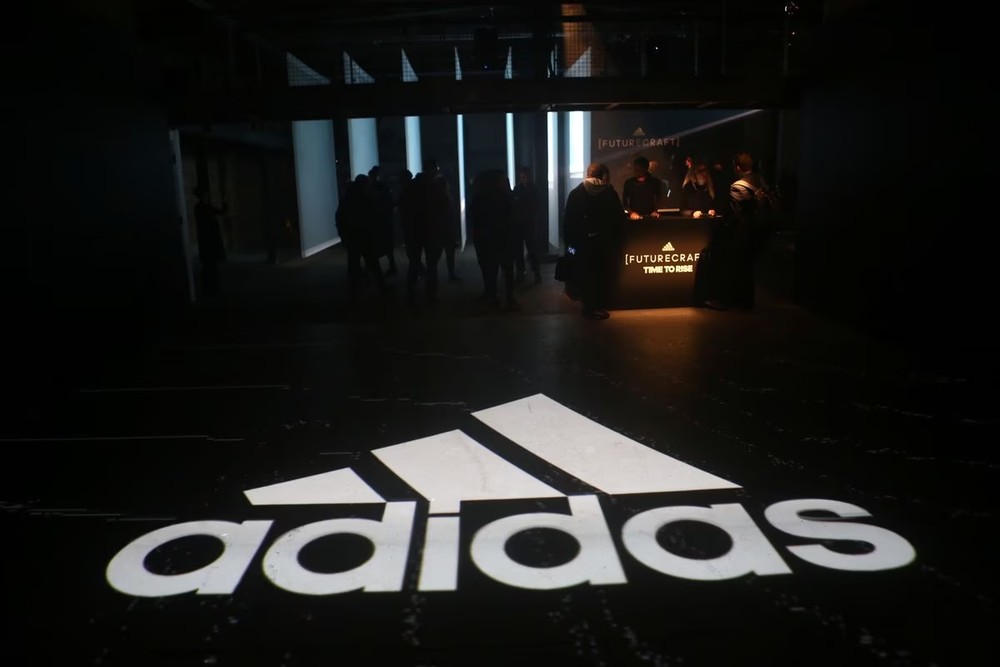 Adidas nâng dự báo doanh thu, cắt giảm khoản lỗ dự kiến cho năm 2023