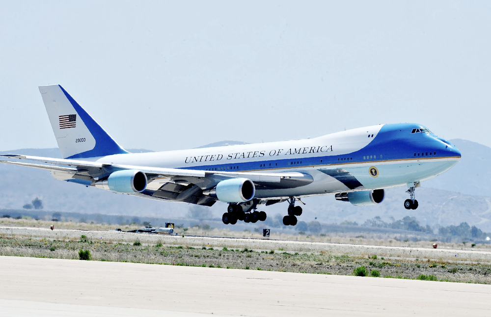 Chiếc máy bay chở Tổng thống Mỹ Joe Biden được mệnh danh là "Phủ Tổng thống" trên không.