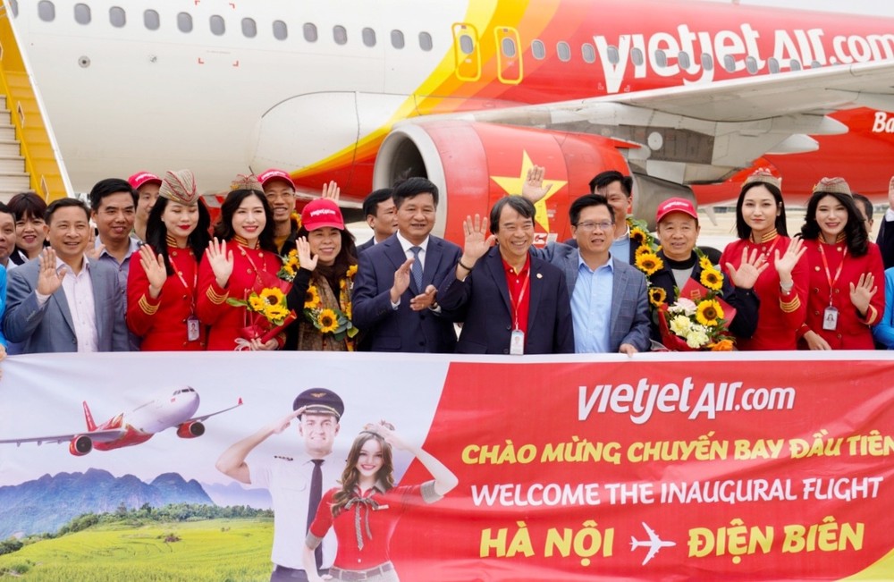  Đường bay mới kết nối Hà Nội và Điện Biên khai trương hôm nay được lãnh đạo tỉnh, người dân vui mừng chào đón