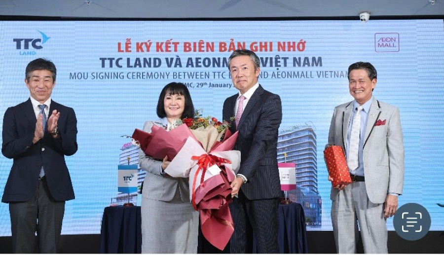 Trong giai đoạn bà Huỳnh Bích Ngọc đảm nhiệm vị trí Chủ tịch Hội đồng quản trị, TTC Land đã ký kết biên bản ghi nhớ với AeonMall Việt Nam hợp tác thuê tổng khối thương mại tại dự án TTC Plaza Đà Nẵng