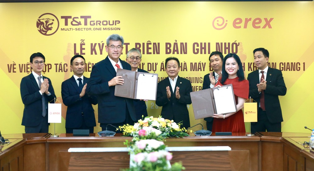 Đại diện lãnh đạo Tập đoàn T&T Group và Tập đoàn Erex ký kết thỏa thuận hợp tác
