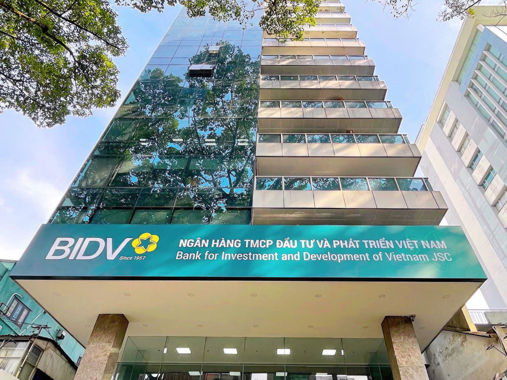 Trụ sở Ngân hàng Thương mại Cổ phần Đầu tư và Phát triển Việt Nam (BIDV, mã chứng khoán: BID)