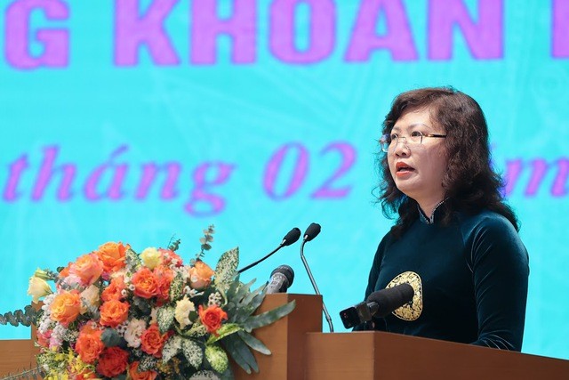 Chủ tịch Ủy ban Chứng khoán Nhà nước Vũ Thị Chân Phương phát biểu tại hội nghị