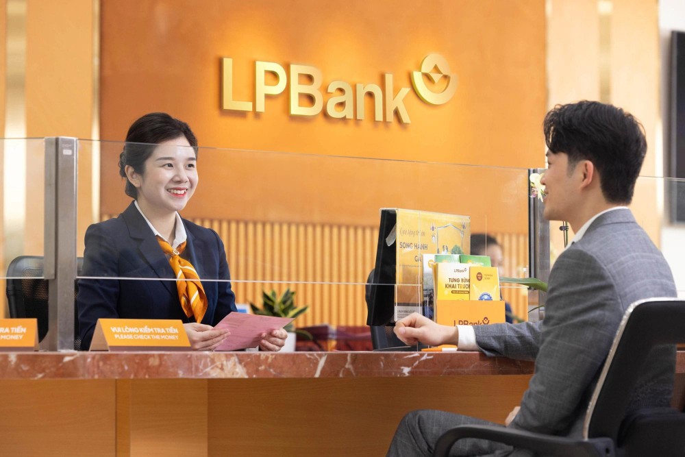 Lãi suất huy động ngân hàng LPBank tháng 7/2024: Tăng tại các kỳ hạn dưới 12 tháng