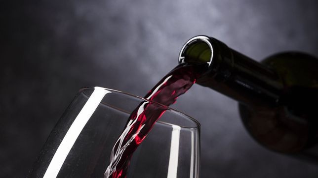 Nguồn cung rượu vang đang trở nên dư thừa khi nhu cầu tiêu dùng suy giảm mạnh