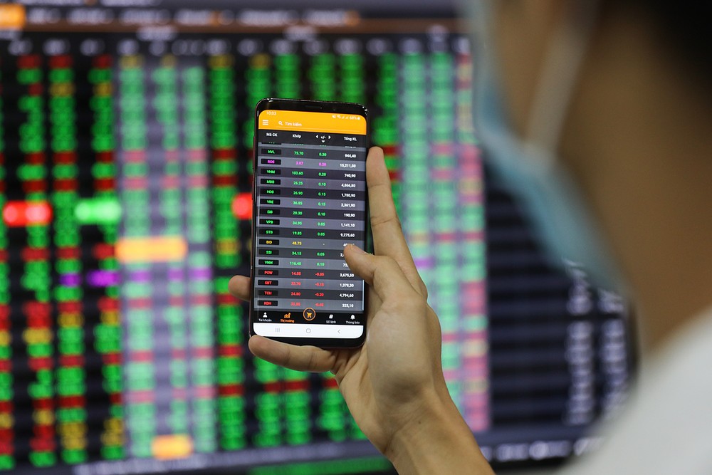 FTSE Russell giữ thị trường chứng khoán Việt Nam ở nhóm theo dõi nâng hạng lên Thị trường mới nổi thứ cấp