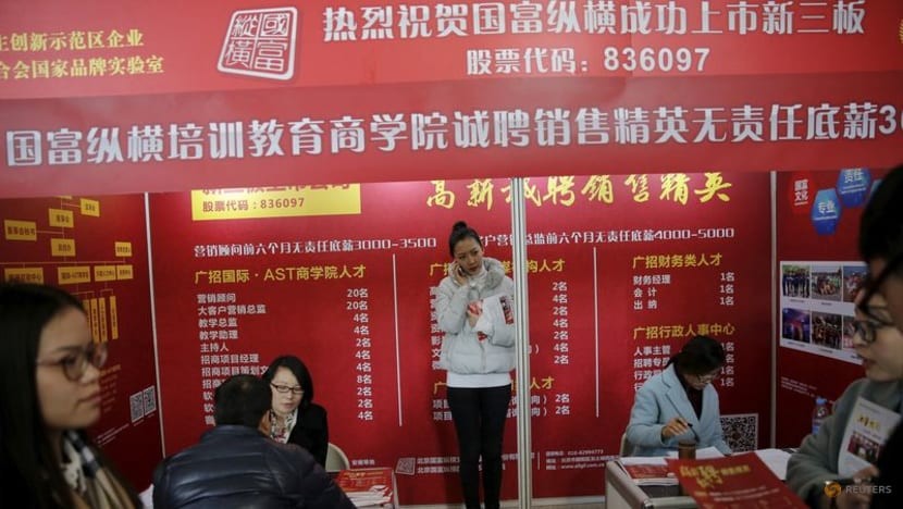 Một dãy bán xổ số tại Trung Quốc