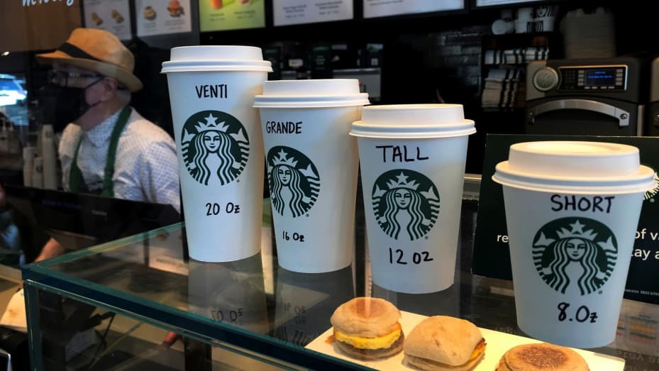 Một cửa hàng Starbucks tại Manhattan, Mỹ