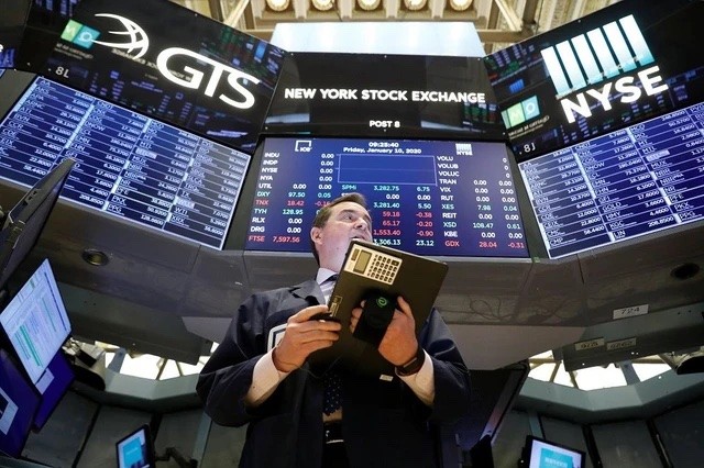 Chứng khoán Mỹ phục hồi nhờ sự dẫn dắt của các cổ phiếu vốn hoá lớn