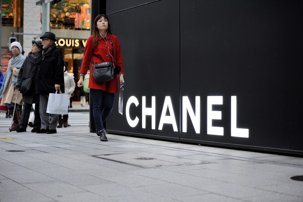 Người tiêu dùng Trung Quốc đổ xô sang Nhật để mua sắm hàng hiệu