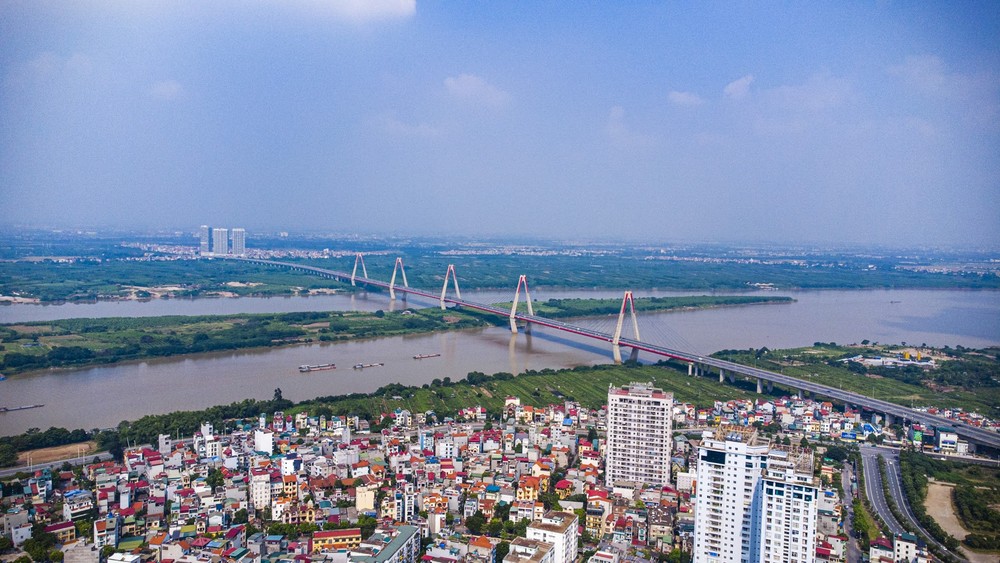 Cầu Nhật Tân vượt sông Hồng
