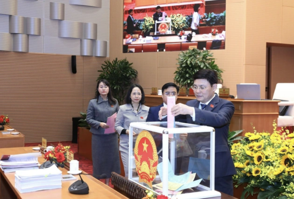 Hội đồng nhân dân thành phố Hà Nội lấy phiếu tín nhiệm