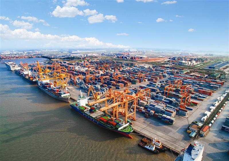 Cử tri Hải Phòng muốn đẩy nhanh tiến độ xây dựng các bến cảng tại khu bến cảng Lạch Huyện