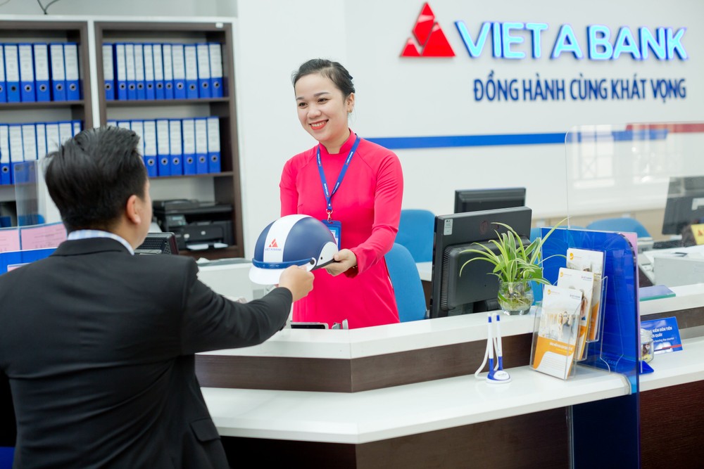 Lãi suất tiền gửi ngân hàng VietABank giảm nhẹ trong tháng 11/2023