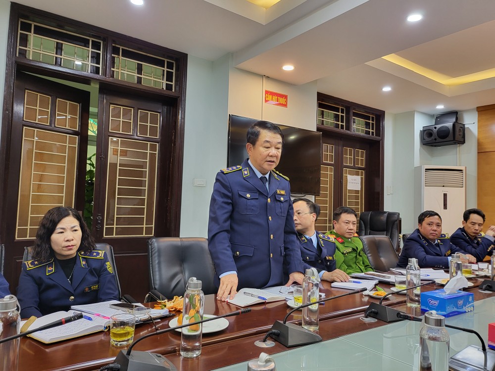 Cục trưởng Cục Quản lý Thị trường thành phố Hà Nội Chu Xuân Kiên phát biểu trong buổi làm việc
