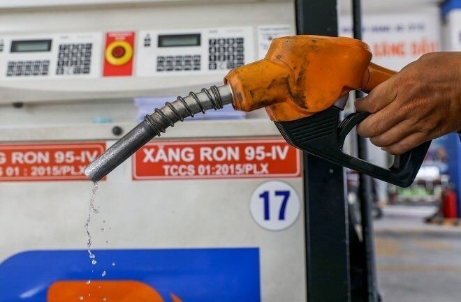 Giá xăng dầu đồng loạt giảm nhẹ
