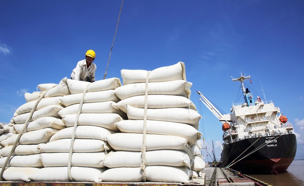 Việt Nam đã xuất khẩu được hơn 194.000 tấn gạo trong nửa tháng đầu năm