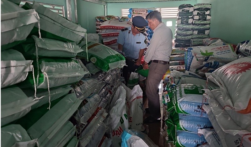 Tây Ninh và Tiền Giang đã xử phạt 4 cơ sở kinh doanh phân bón kém chất lượng trong chưa đầy 1 tháng đầu năm