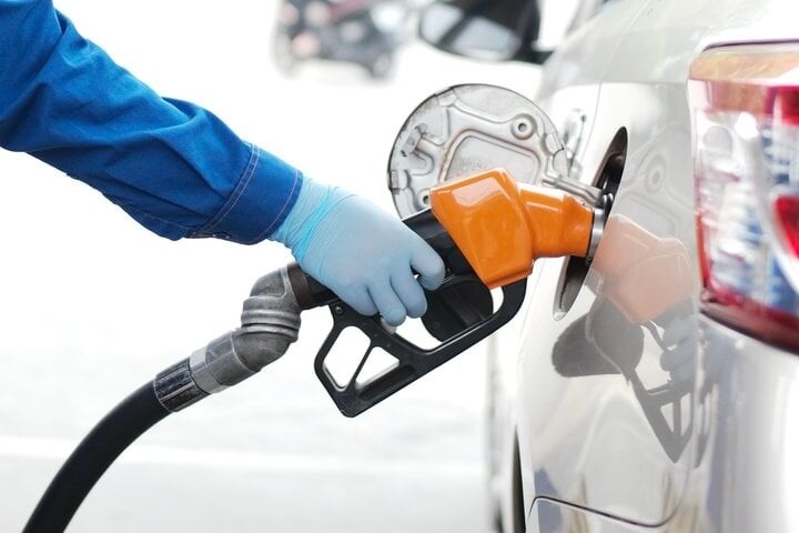 Giá xăng dầu tiếp tục tăng