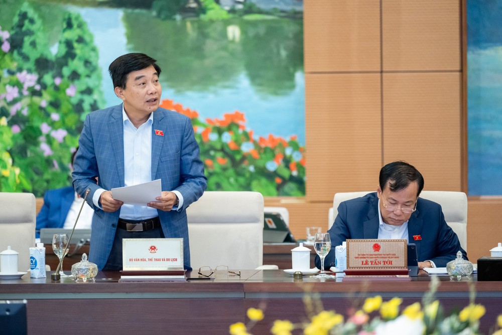 Phó Chủ nhiệm Ủy ban Kinh tế Nguyễn Minh Sơn tại phiên họp