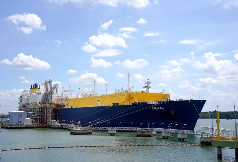 Tàu AMANI chở gần 70.000 tấn LNG cập cảng LNG Thị Vải 
