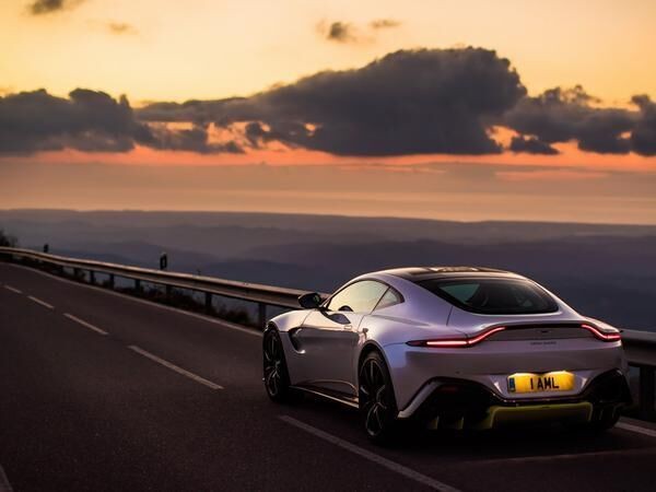 Aston Martin Vantage thế hệ mới ra văn vào 2017