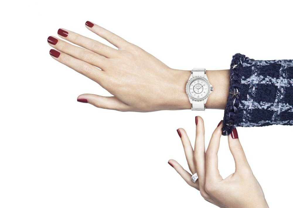 Đồng hồ Chanel J12 đã thay đổi ngành công nghiệp chế tác đồng hồ thế nào?