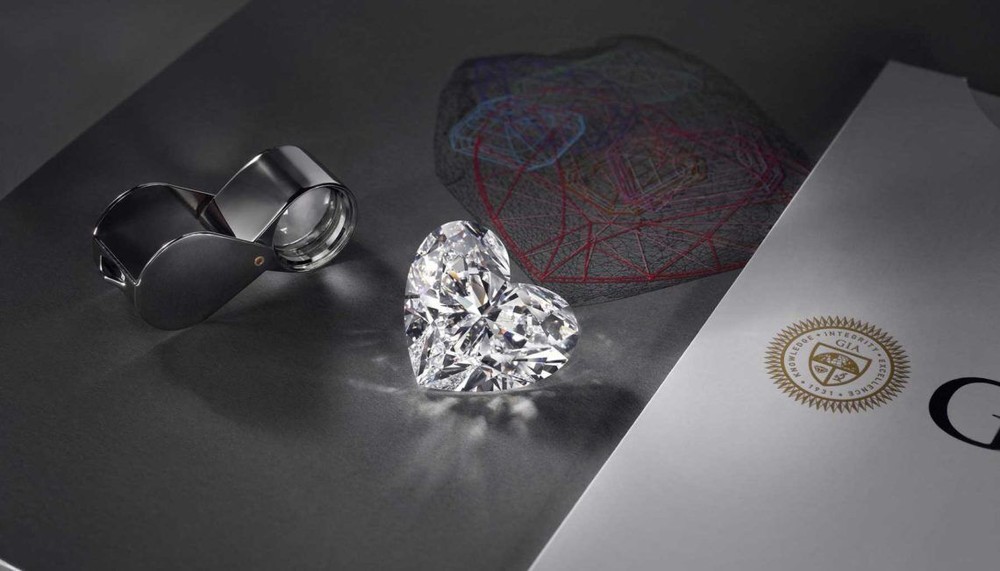 Mua kim cương: Những lời khuyên của chuyên gia để chọn mua tốt nhất