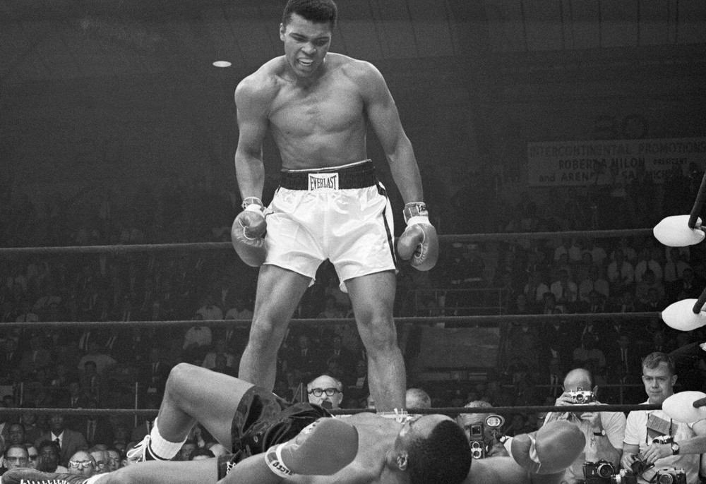 Các bức tranh do Muhammad Ali vẽ được bán với giá hơn 21 tỷ VNĐ