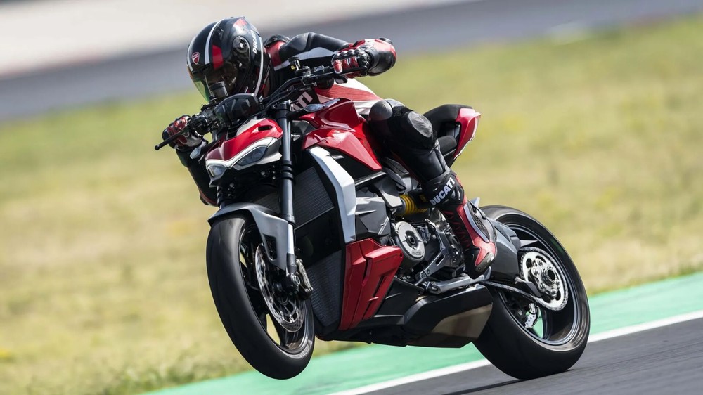 Nakedbike Ducati Streetfighter V2 2022 sắp ra thị trường