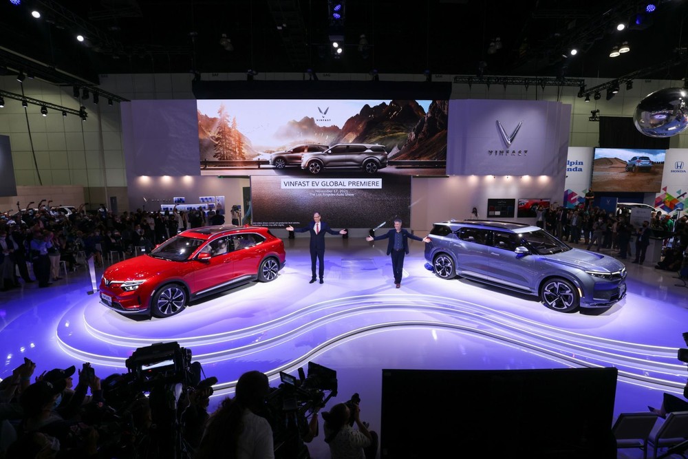 Cận cảnh VinFast VF-E35 và VF-E36 đang ra mắt tại Los Angeles Auto Show 2021
