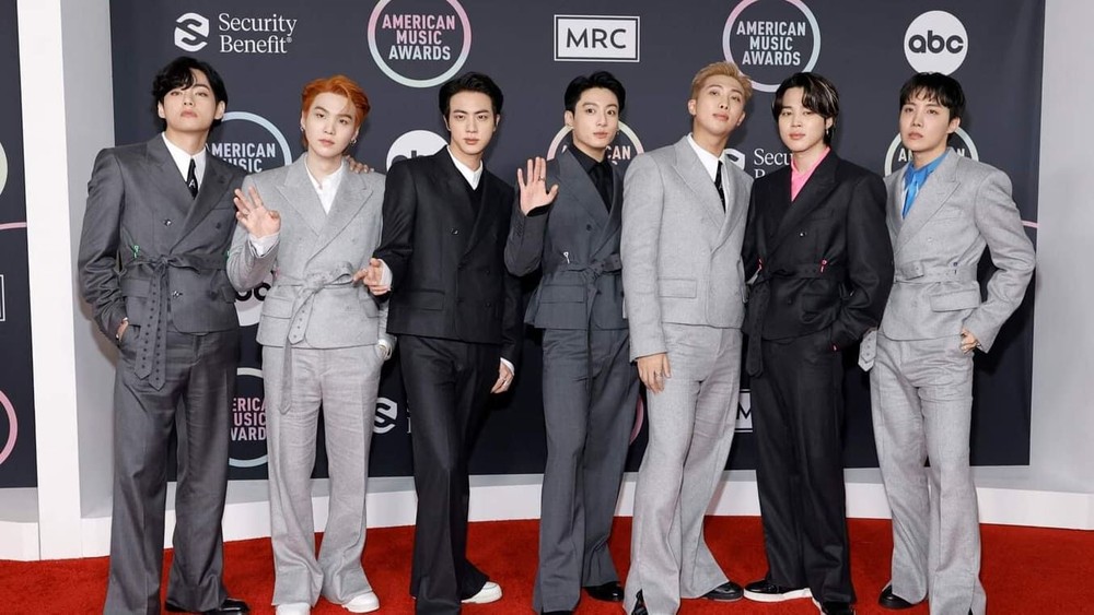 American Music Awards 2021 gọi tên BTS là nghệ sĩ Châu Á đầu tiên thắng giải Artist of the year