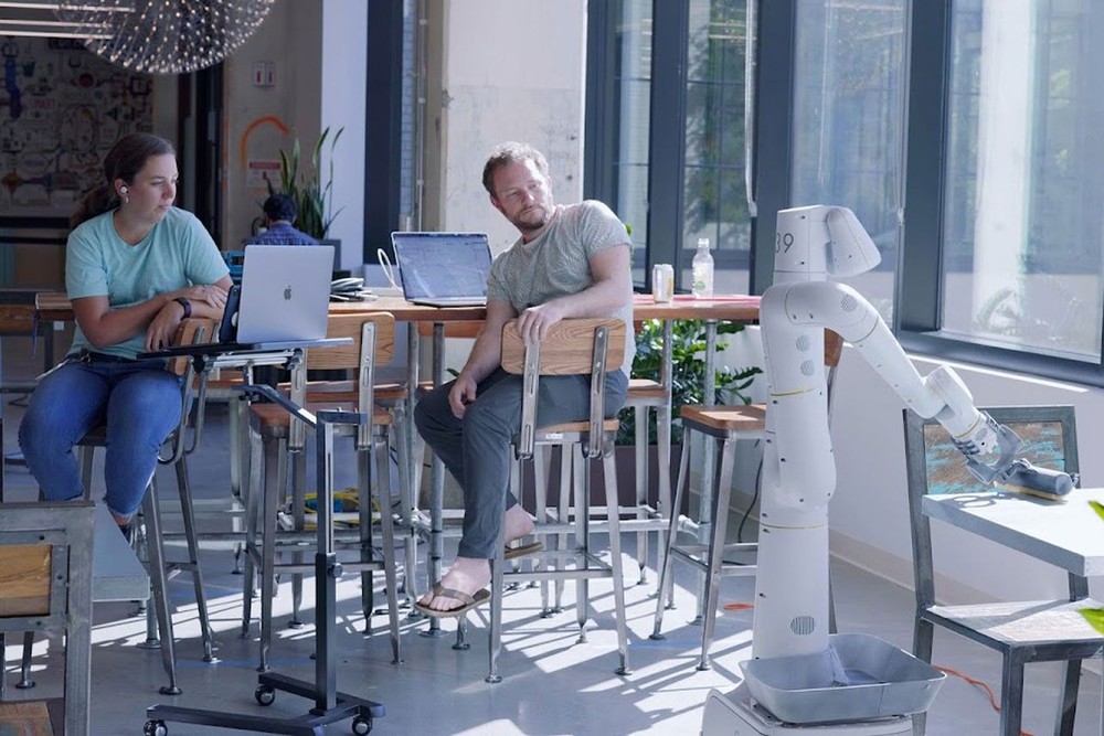 Google triển khai sử dụng robot thử nghiệm để dọn dẹp môi trường làm việc công sở