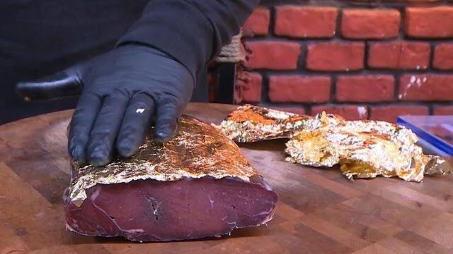 Thịt bò bọc vàng - món ăn đắt đỏ của đất nước Thổ Nhĩ Kỳ