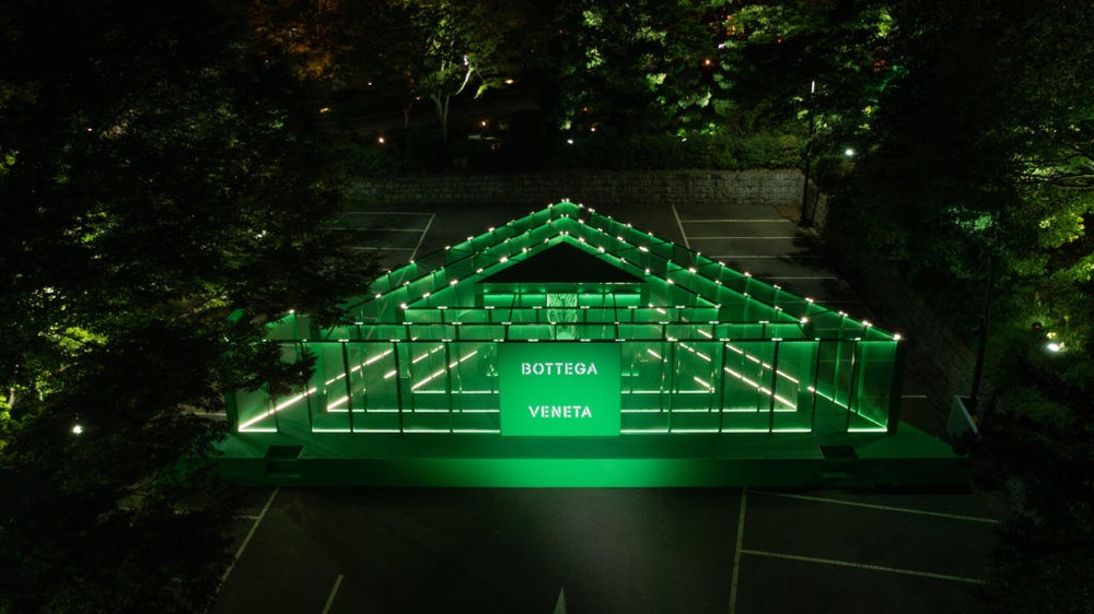 Lạc vào "mê cung xanh vẹt" của Bottega Veneta ở Seoul