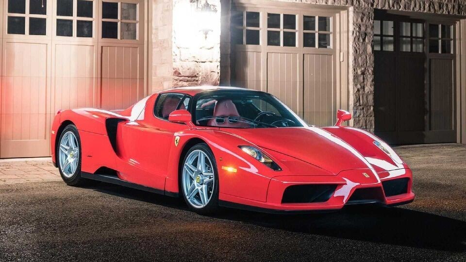 Siêu xe Ferrari Enzo 2003 được bán với giá 3,8 triệu USD