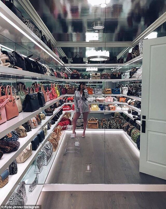 Chiêm ngưỡng tủ đồ hiệu triệu đô của Kylie Jenner | Tạp chí điện tử thương  gia