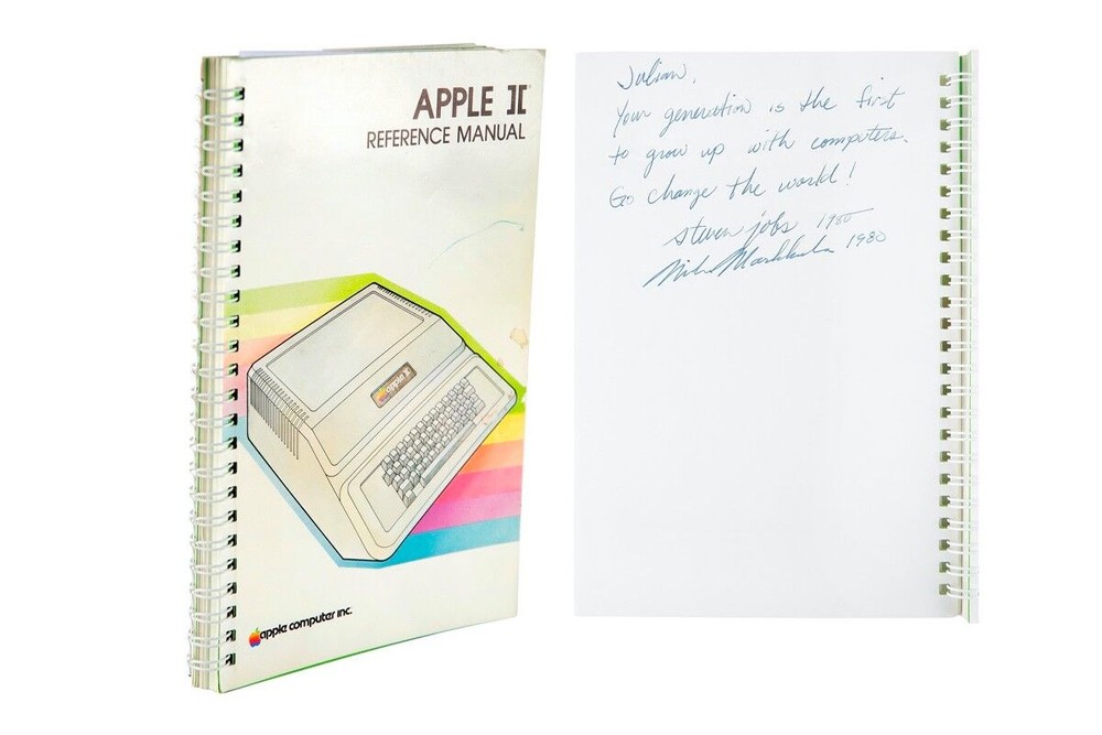 Hướng dẫn sử dụng Apple II do Steve Jobs ký tên được đấu giá 18 tỷ VNĐ