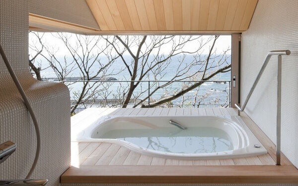 Thiết kế nội thất đẹp lạ cùng bồn tắm chìm, biến phòng tắm thành spa sang chảnh