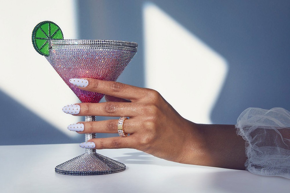 Beyoncé diện túi cocktail 6000 đô mừng sinh nhật tuổi 40