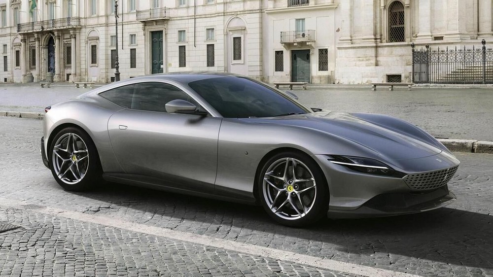 Ferrari Roma được vinh danh là siêu xe xuất sắc nhất năm 2021