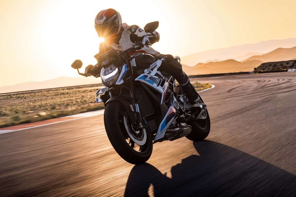 BMW Motorrad ra mắt M1000R 2023 mẫu siêu mô tô M thứ 2