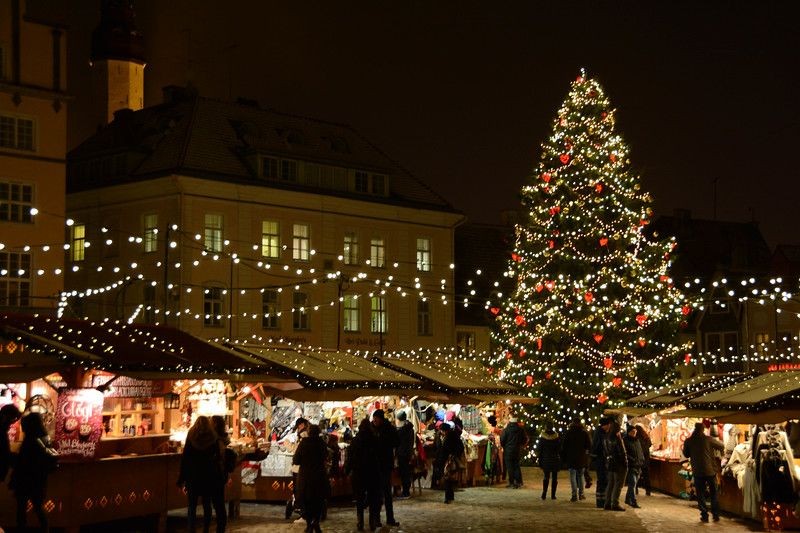 Khám phá những khu chợ Giáng sinh ở châu Âu mang sự ấm áp, rực rỡ